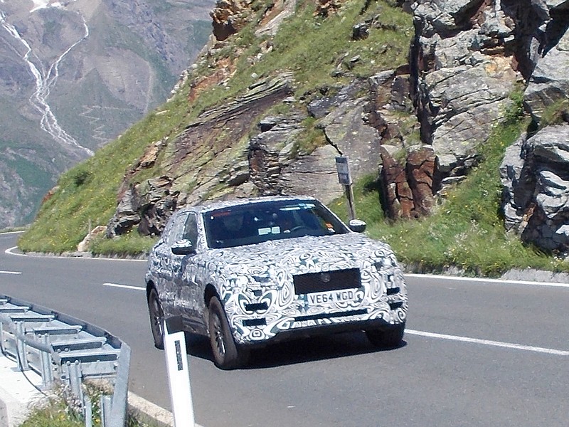 Jaguar F-Pace sází na jízdní vlastnosti a ovladatelnost